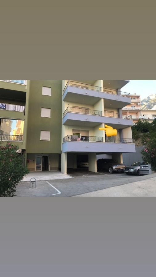 Modern New Apartment In マカルスカ エクステリア 写真